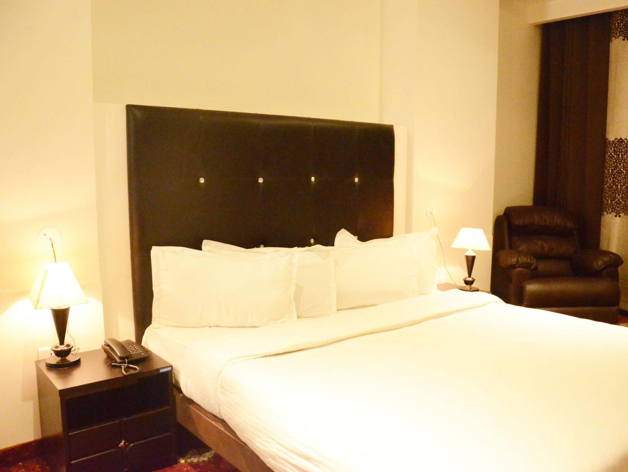 Fabhotel Prudent Amritsar Eksteriør billede