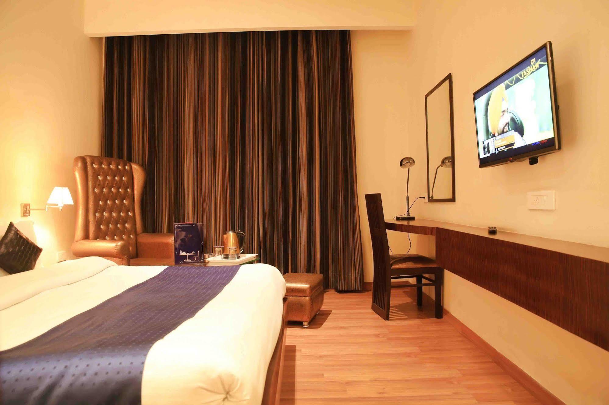 Fabhotel Prudent Amritsar Eksteriør billede